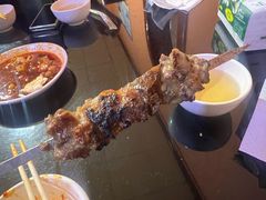 -烤肉小伙烤肉店