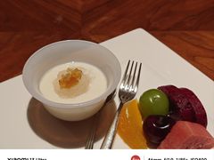 椰奶炖燕窝-华尔道夫酒店·紫金阁