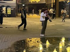 -瑞虹新天地月亮湾