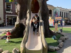 -王府井奥莱临潼小镇(临潼店)