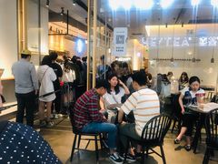 等位区-喜茶(上海兴业太古汇店)