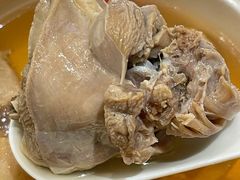 瑶柱炖烟斗骨汤-广舟(千禧店)