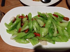 西芹百合巴旦木-谷丽麦馕新疆菜·清真(步步高梅溪新天地店)