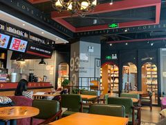 大堂-西西弗书店&矢量咖啡(凯德晶萃广场店)