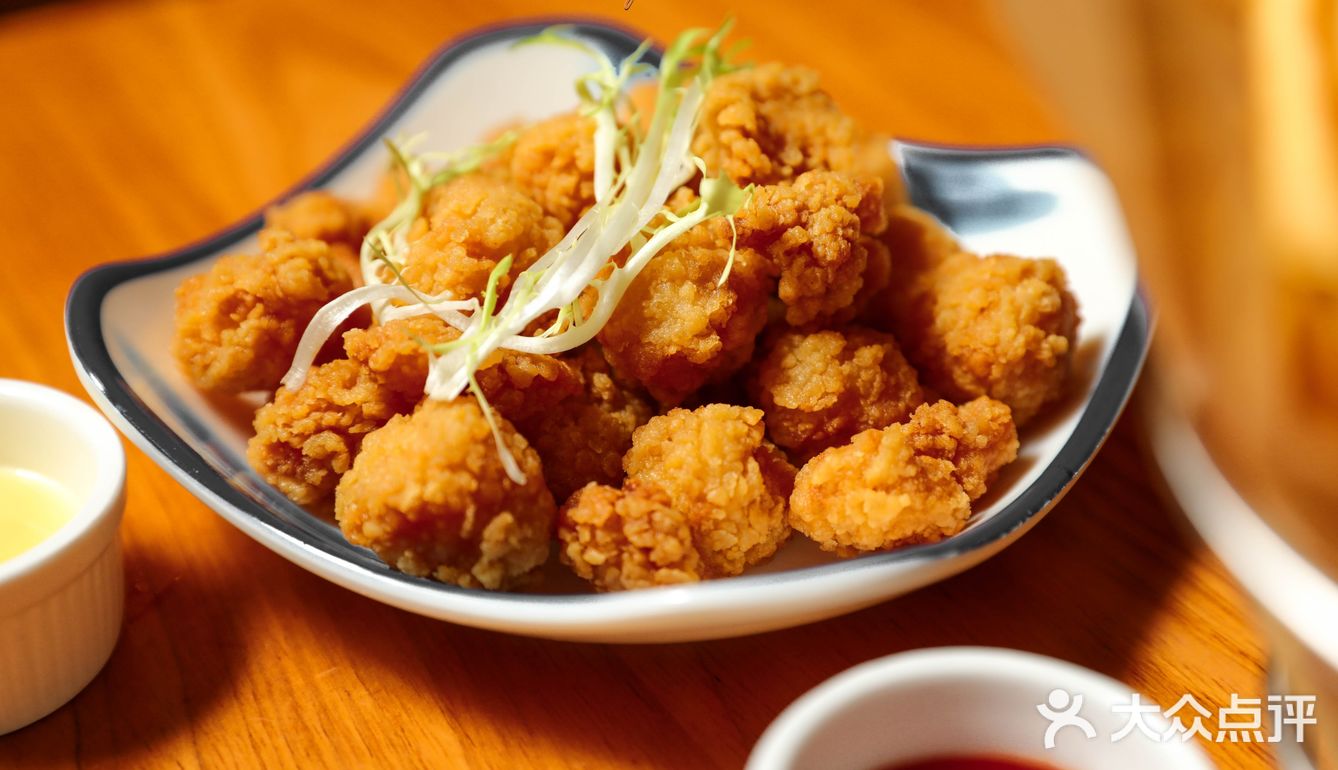 城中心·C位·光圈吊顶星级Bar