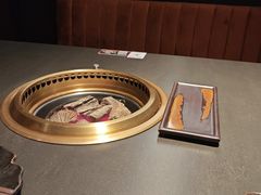 -铭牛烧肉·和牛海鲜自助(高新月牙湖店)
