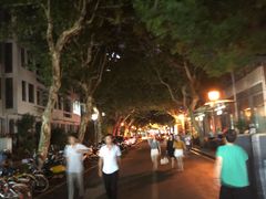 -吴山路夜市