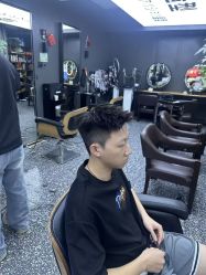 -藤野造型专业烫染接发