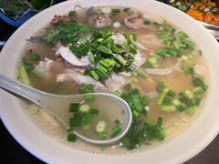 火车头-大头虾越式风味餐厅(光明广场店)