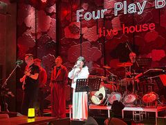 -FOUR PLAY BAR