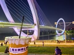 -南京眼步行桥