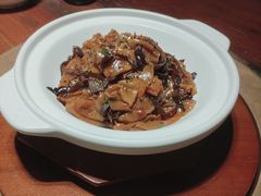 豉油皇炒陈村粉-大良毋米粥·粥底火锅(岭南天地店)