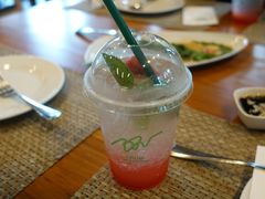 -Chom Cafe and Restaurant