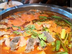 -野山舂·贵州现舂酸汤火锅(鸿通城店)