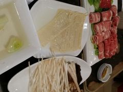 -小天鹅火锅·一线江景洪鼎旗舰店(洪崖洞店)