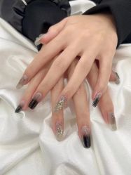 -悦指间美甲美睫美肤