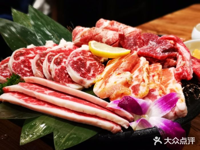 九田家黑牛烤肉料理(5050广场店)九田家全家福图片