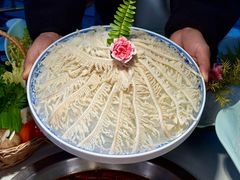 -茅草房·河畔园林火锅