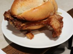 -阿维斯咖啡(镜湖店)