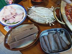 -王婆乔鲜鱼自助火锅(蜀汉路店)