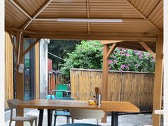 靠窗位-小眼睛餐饮&杨杨夜宵