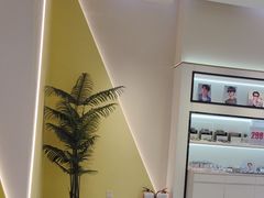 -J-Optical佳视明眼镜·蔡司视觉(青岛金茂览秀城店)