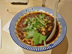 大勺肉酱酸辣粉-遇见小面(凯德广场店)