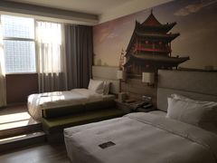 -西安大雁塔科技大学地铁站亚朵酒店