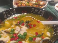 -湖泉水云间餐厅·弥勒地道菜(B座店)