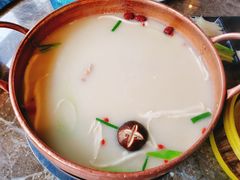 黑胡椒猪肚鸭架锅-三人行骨头王火锅(长寿店)