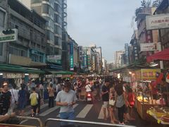 -六合夜市