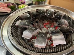 -围炉肉舍•炭烤活鳗•丹东海鲜烤肉(步行街店)