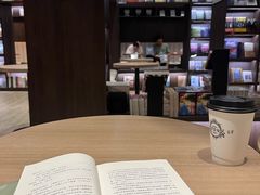 -钟书阁(群光广场店)