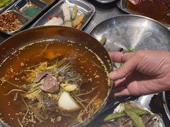 -马路牙子烧烤音乐酒馆(望京店)
