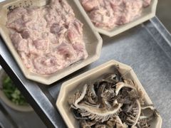 滑肉-化龙桥九宫格火锅(清水河店)