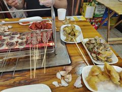 -哈尔滨小酒馆·鲜肉现穿自助烧烤(康新花园店)