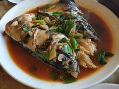 红烧大鱼头-千岛鱼府·农家菜·淳安老街味道(临湖总店)