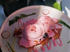 粉粉的班尼迪克蛋-CHILLAX轻乐时(侨建·Hi City店)