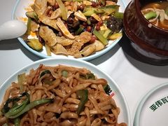 -亚伟瓦罐面美食城(淇县总店)