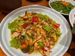 -老滇山寨•云南特色菜•地方菜•民族风情歌舞表演(金碧店)