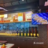 今天去了**热搜的网红打卡地，去的时候人还对于不多