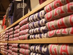 帽衫-GAP(王府井奥莱·香江小镇店)