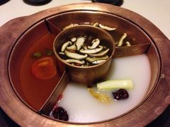 番茄养生锅-滇釜火锅·能喝汤的火锅(车公庄店)