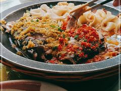 -阿瓦山寨·湘菜现炒·剁椒鱼头王(咸阳总店)