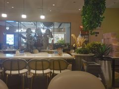 -必胜客(WOW中心城店)