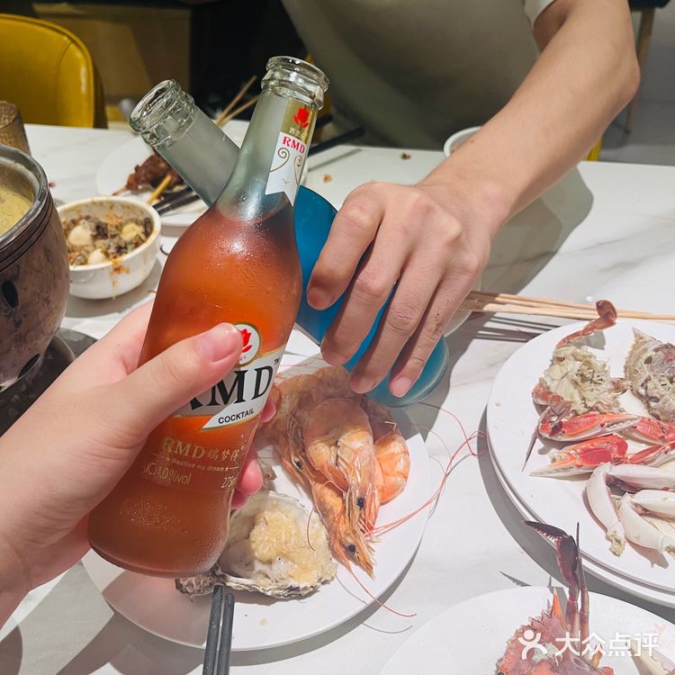 158/人 种类超多的海鲜自助餐｜现捞现煮，情侣约会好去处😽