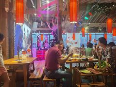 大堂-野山舂·贵州现舂酸汤火锅(鸿通城店)