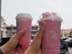 樱花莓莓酸奶-luckincoffee瑞幸咖啡(东方都会大厦店)