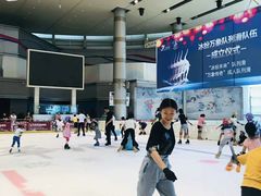 -成都冰纷万象滑冰场