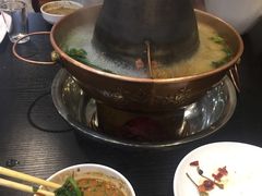 -楼外楼大刀肉传统火锅居(幸福街店)